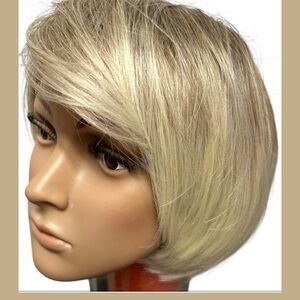 SPARKLING CHAMPAGNE- short wig classic bob cut- M Brown Roots-Golden Blond HGLS